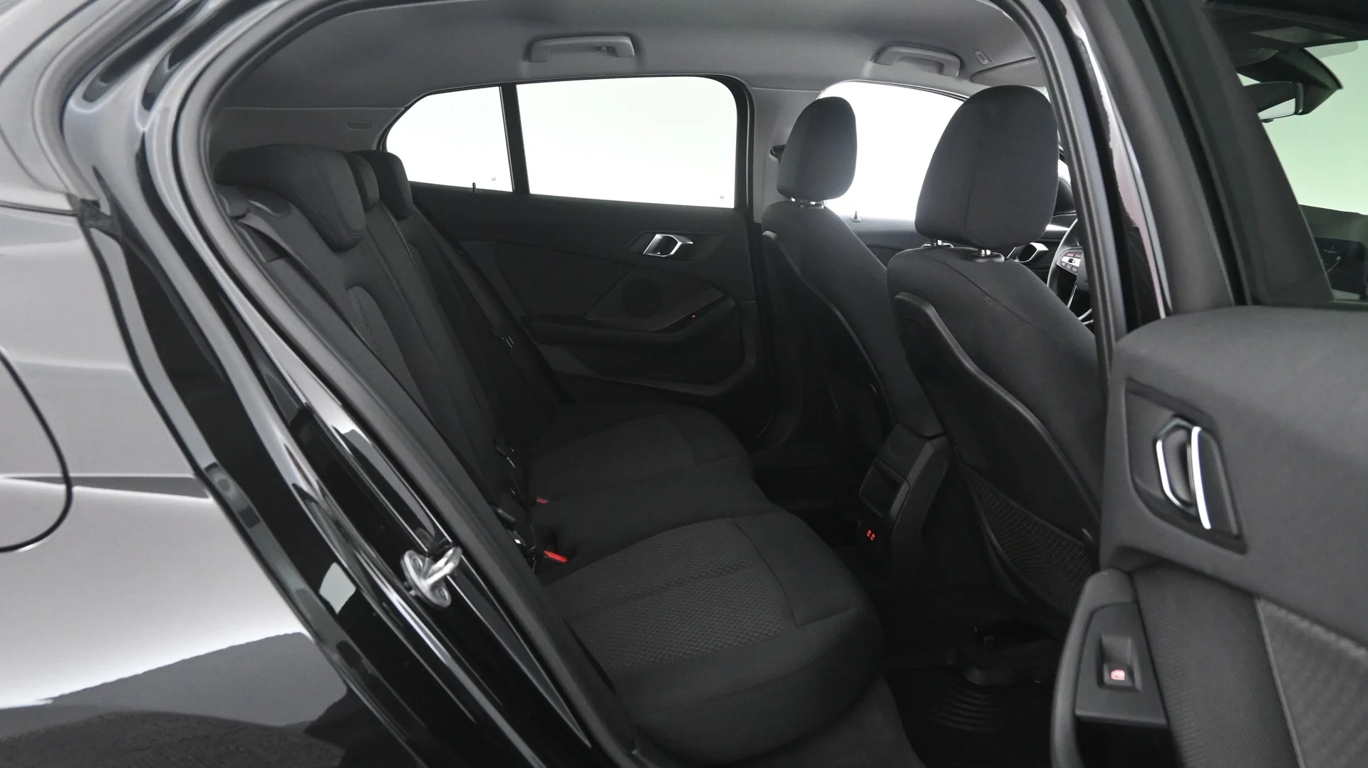 Car Image - tT73UlJgbImYfSDSsvphX