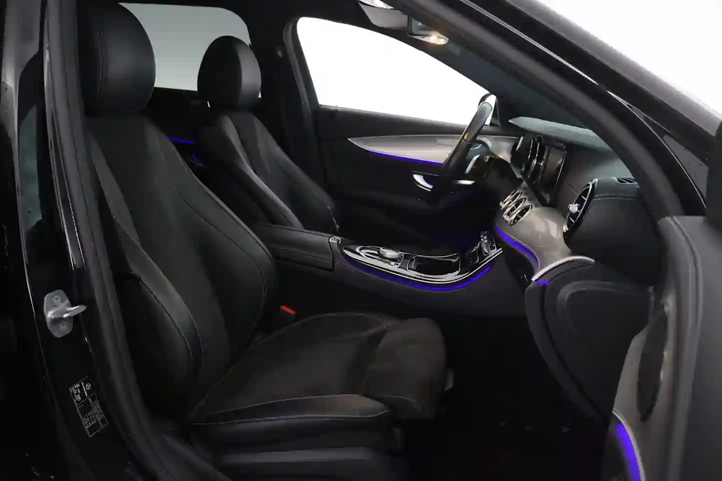 Car Image - 4tVp0VgP9OgwdiJmDYGnCe