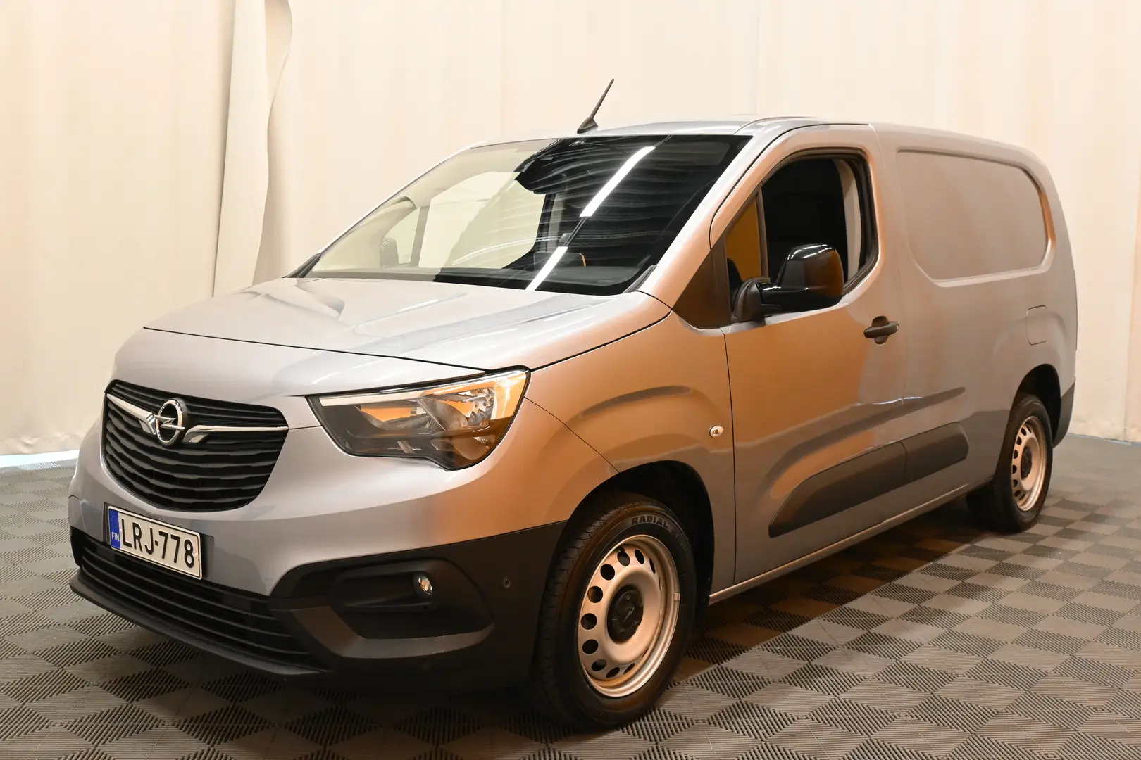 Car Image - 191h5EDRaymnHW4WA31KnX