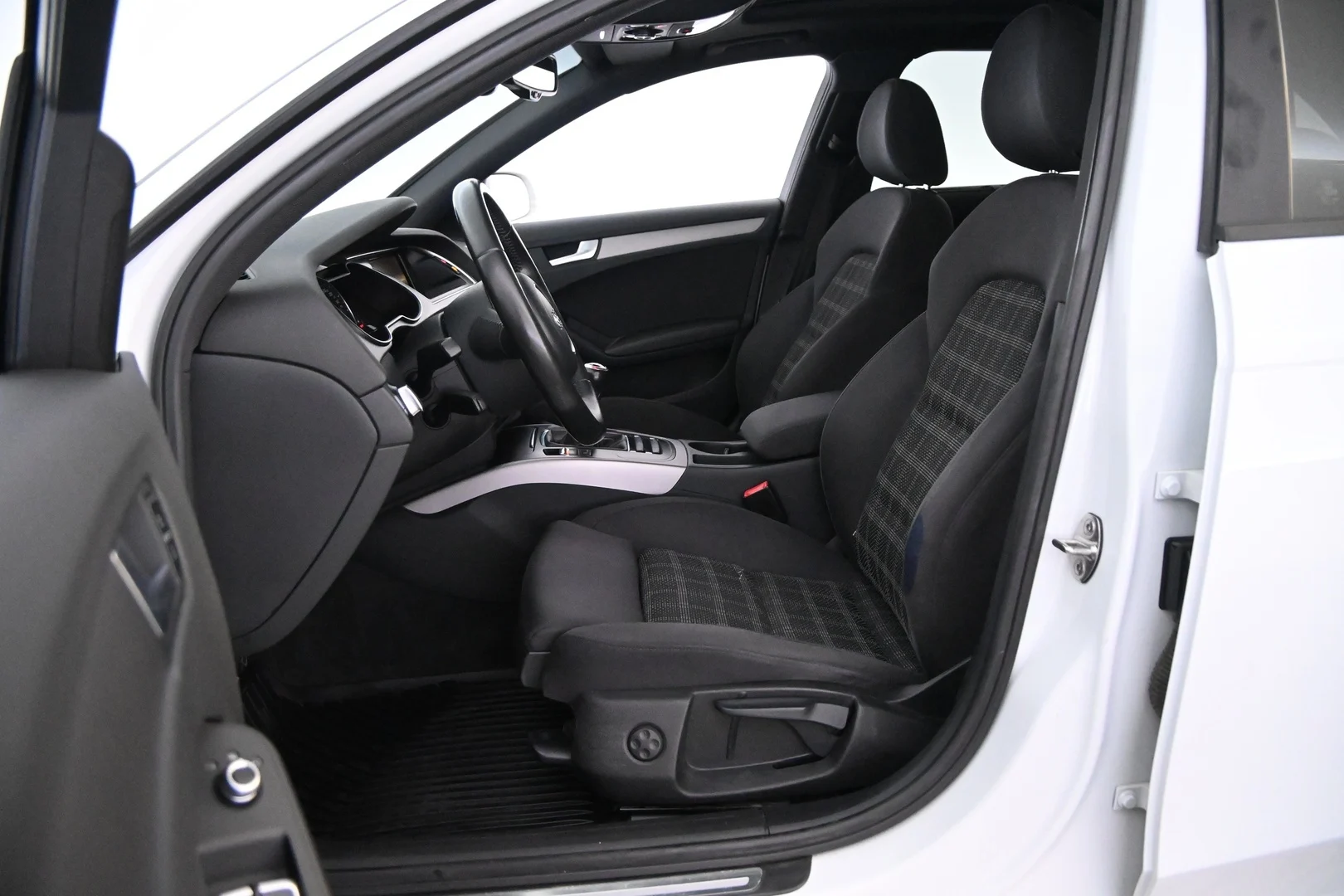 Car Image - 7xVWOFToPSLzoKzYMGRqww