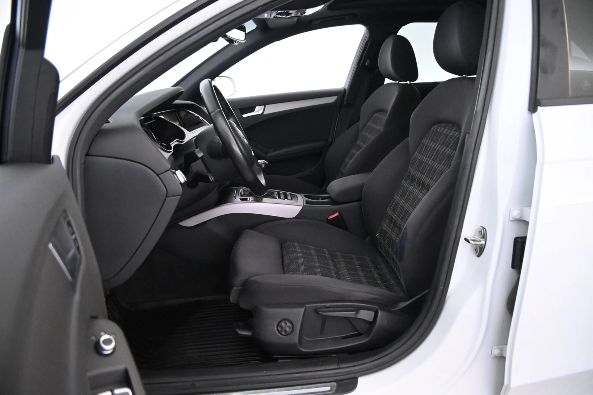 Car Image - 7xVWOFToPSLzoKzYMGRqww