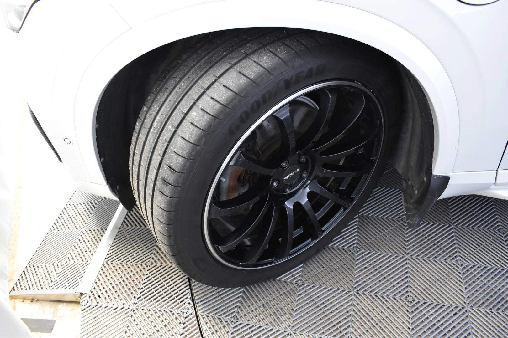 Car Image - 4zncoJlP93K0hV5LVuOpG