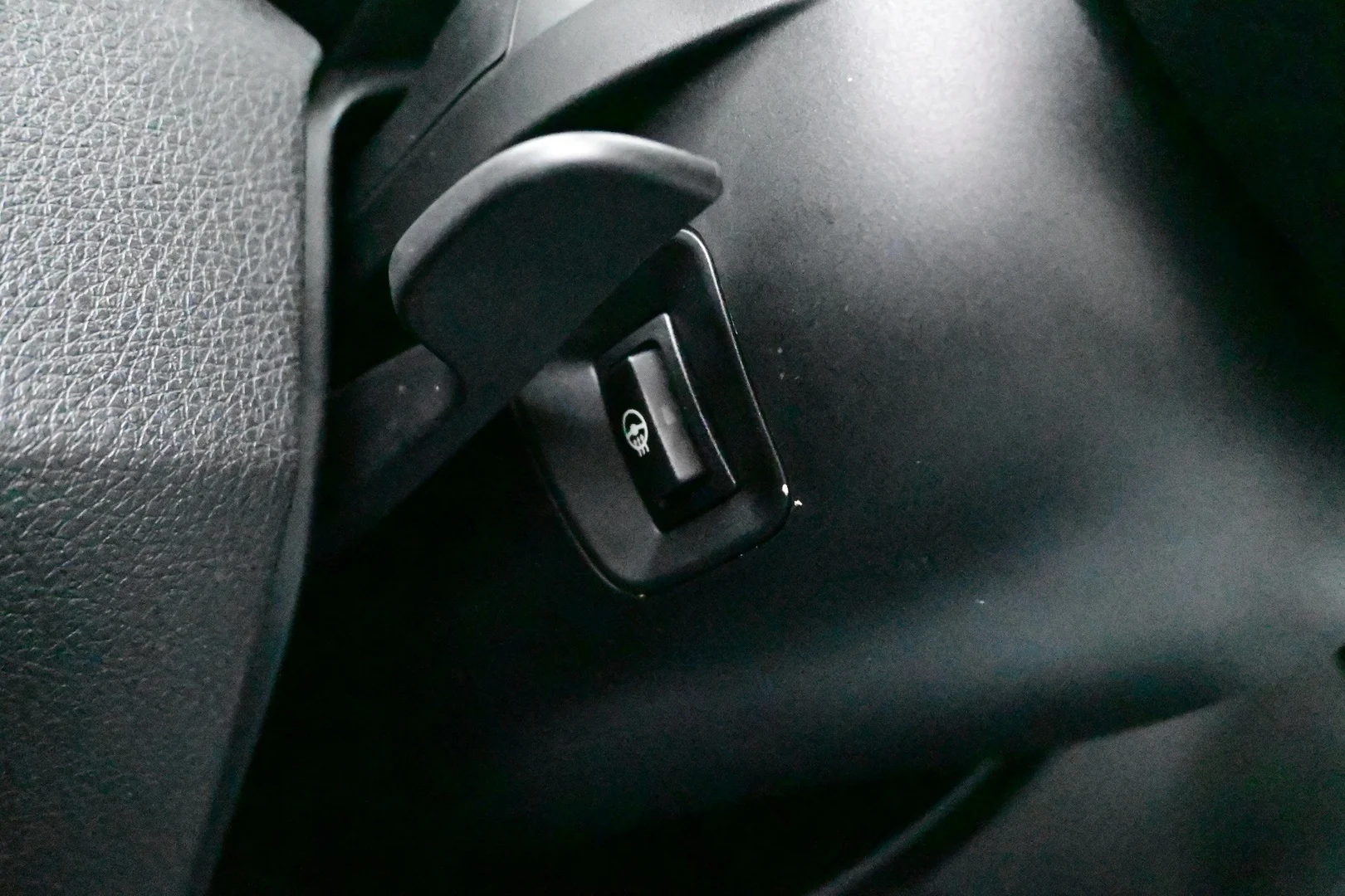 Car Image - 6dCkrebZqHaNvh3ca8r2yJ
