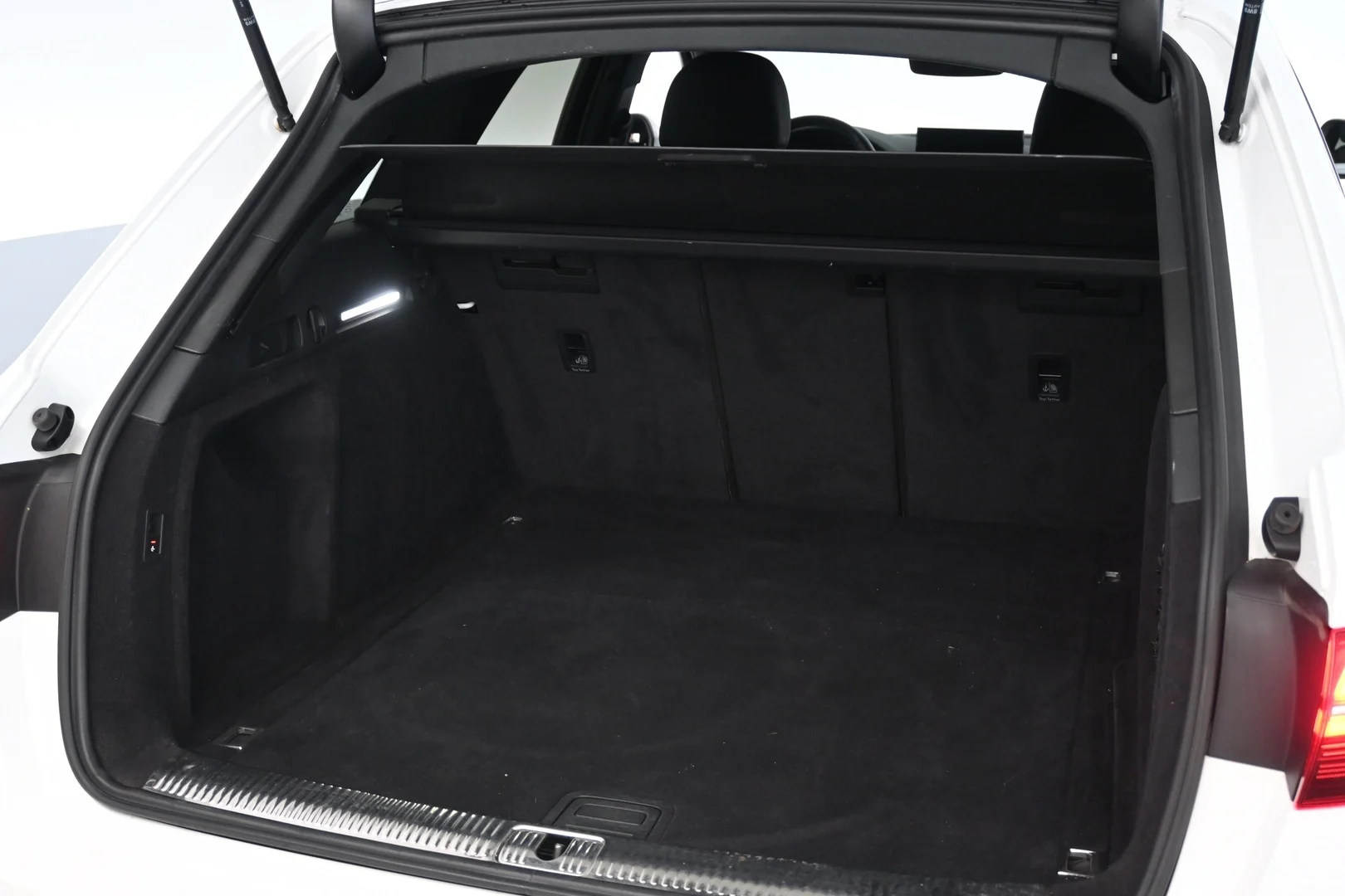 Car Image - EIEKUhBMwKNfCOkYIwOe0