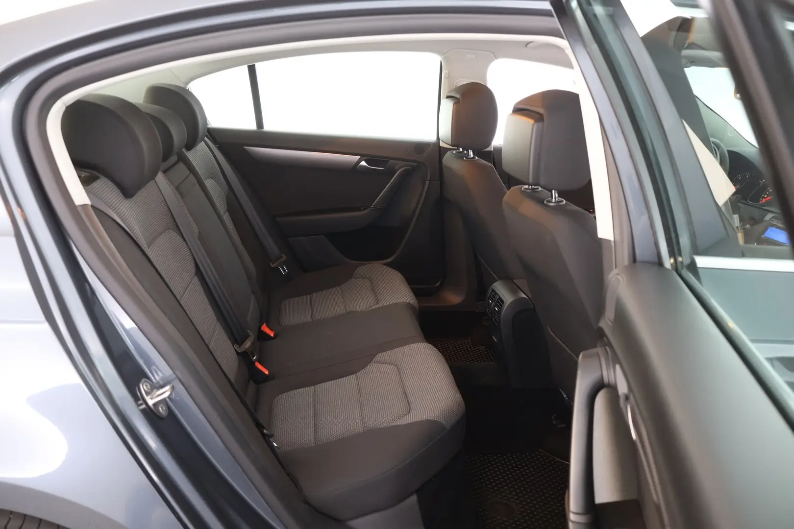 Car Image - 4LEQhZ3F2DiuVnFn4EIQOh