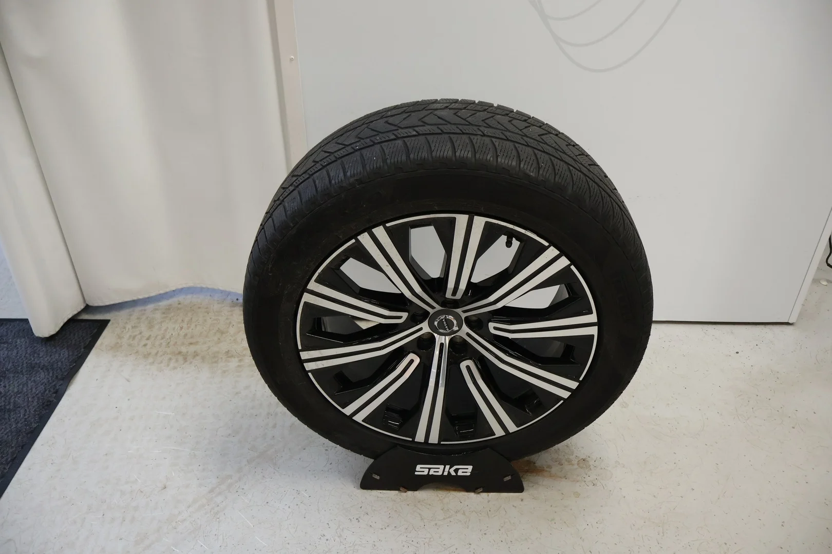 Car Image - 17F104c5OW4TVgTWJv2GGp