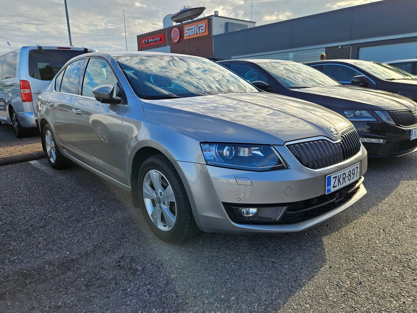 Car Image - 3Q2KXkfXqnCeqRr84cfWfC