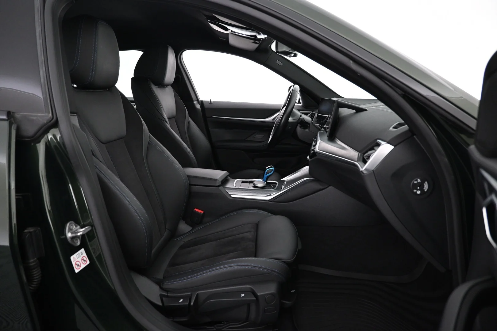 Car Image - EtpRJMCW7riWQUi1K8dD0