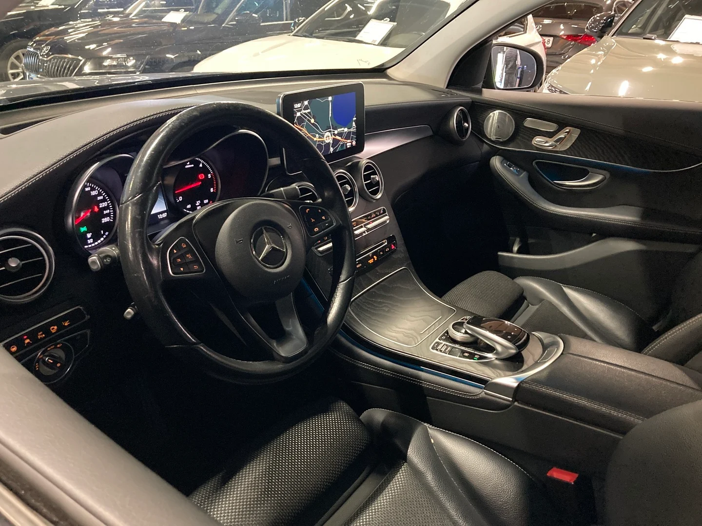Car Image - 6T4PqdnLq89enbiifdJOVC