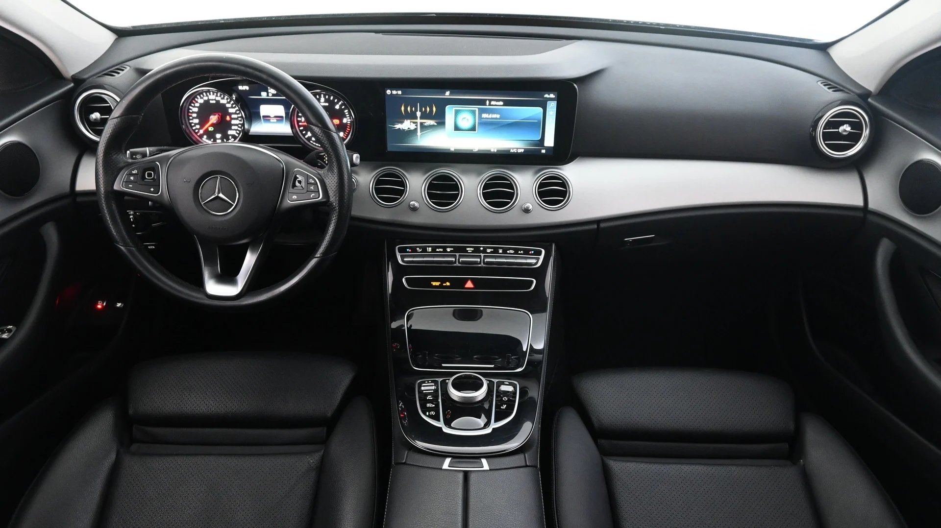 Car Image - 8L0874qgeRm7tTSjMMb4x