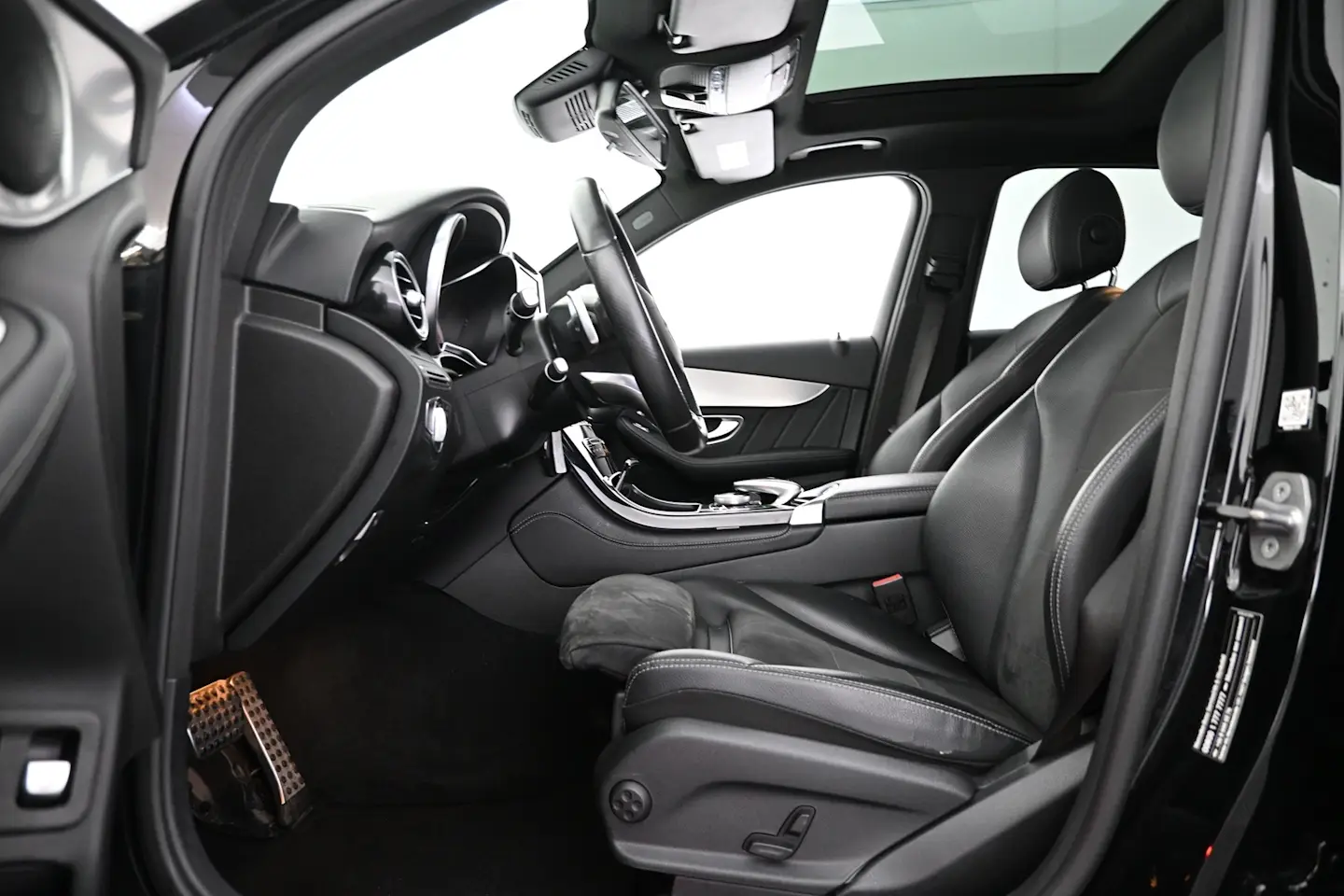 Car Image - cl2Icri9YlUb72I7zpfOd