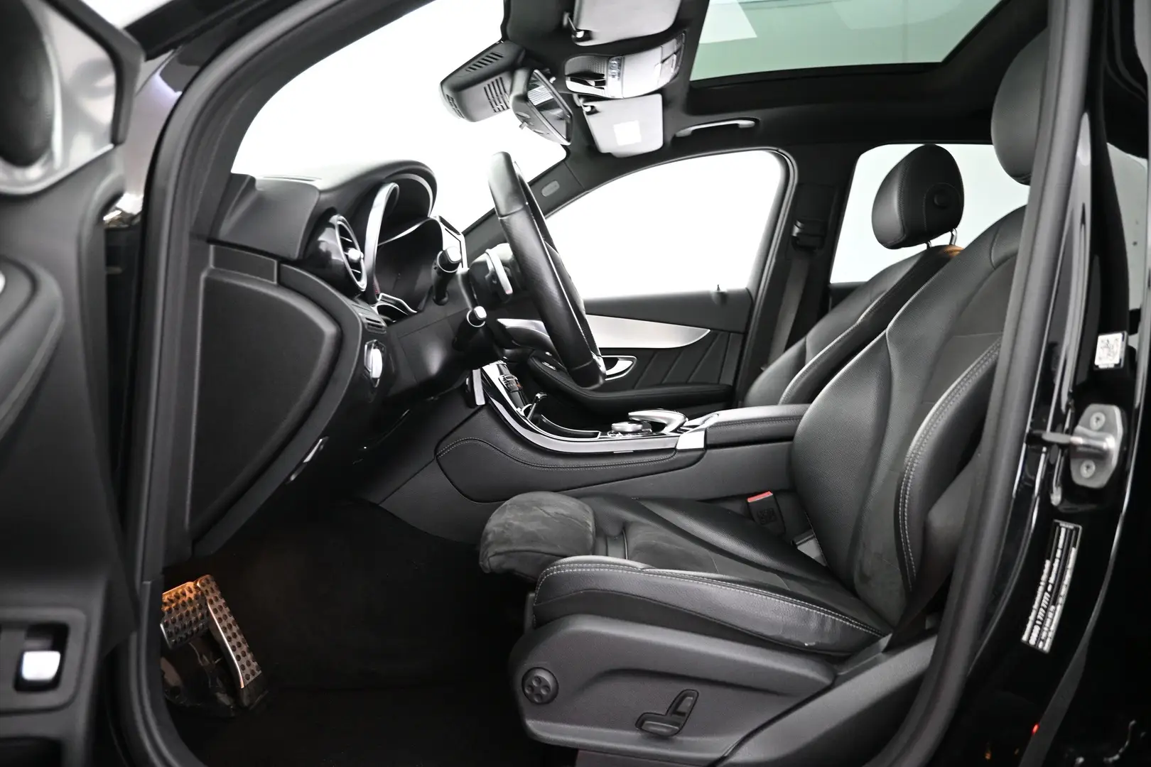Car Image - cl2Icri9YlUb72I7zpfOd