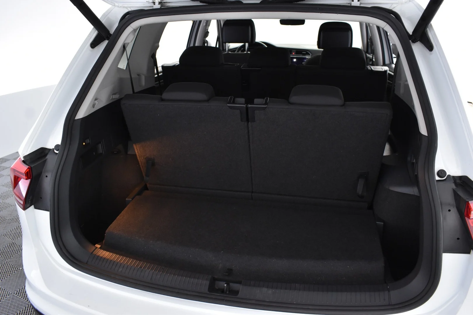 Car Image - MN5fM7pva9S8qhk13qUhL