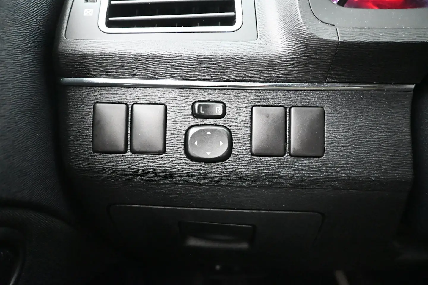 Car Image - 6FsD9h0852Xc6EBlCSSSan