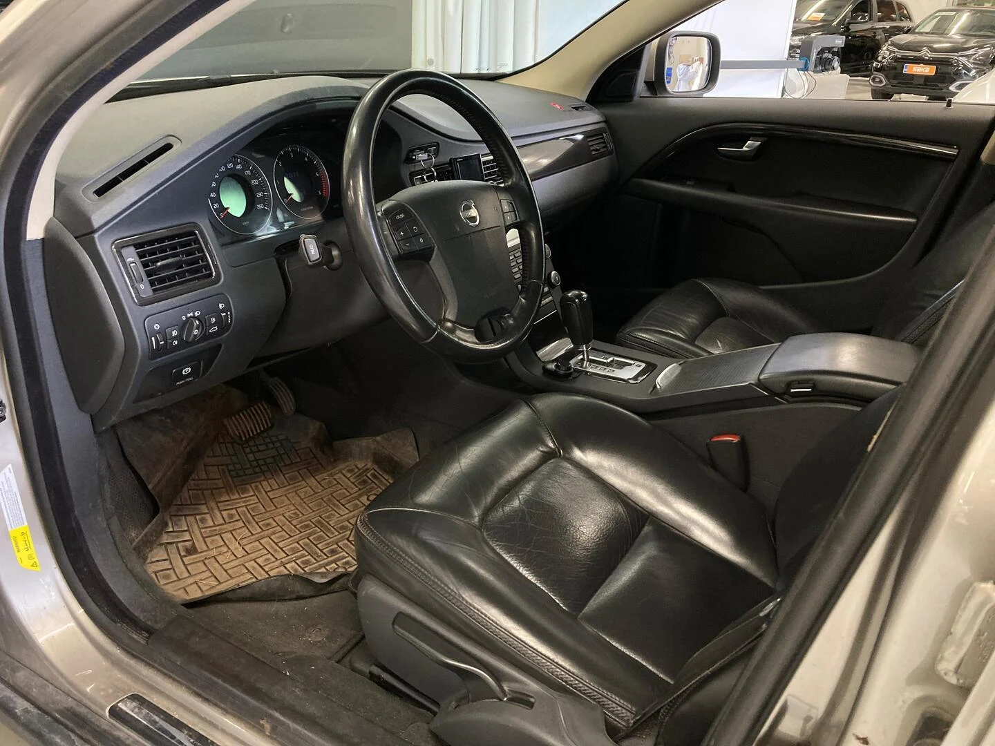 Car Image - 2OtTacNDlK5GCGpa7xaG0I