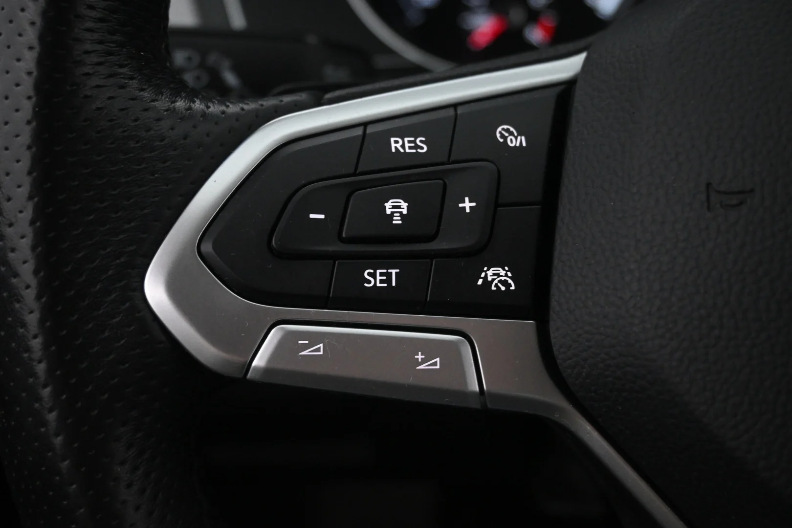 Car Image - 49kKCD4I7YkxnWQNdPSE1w