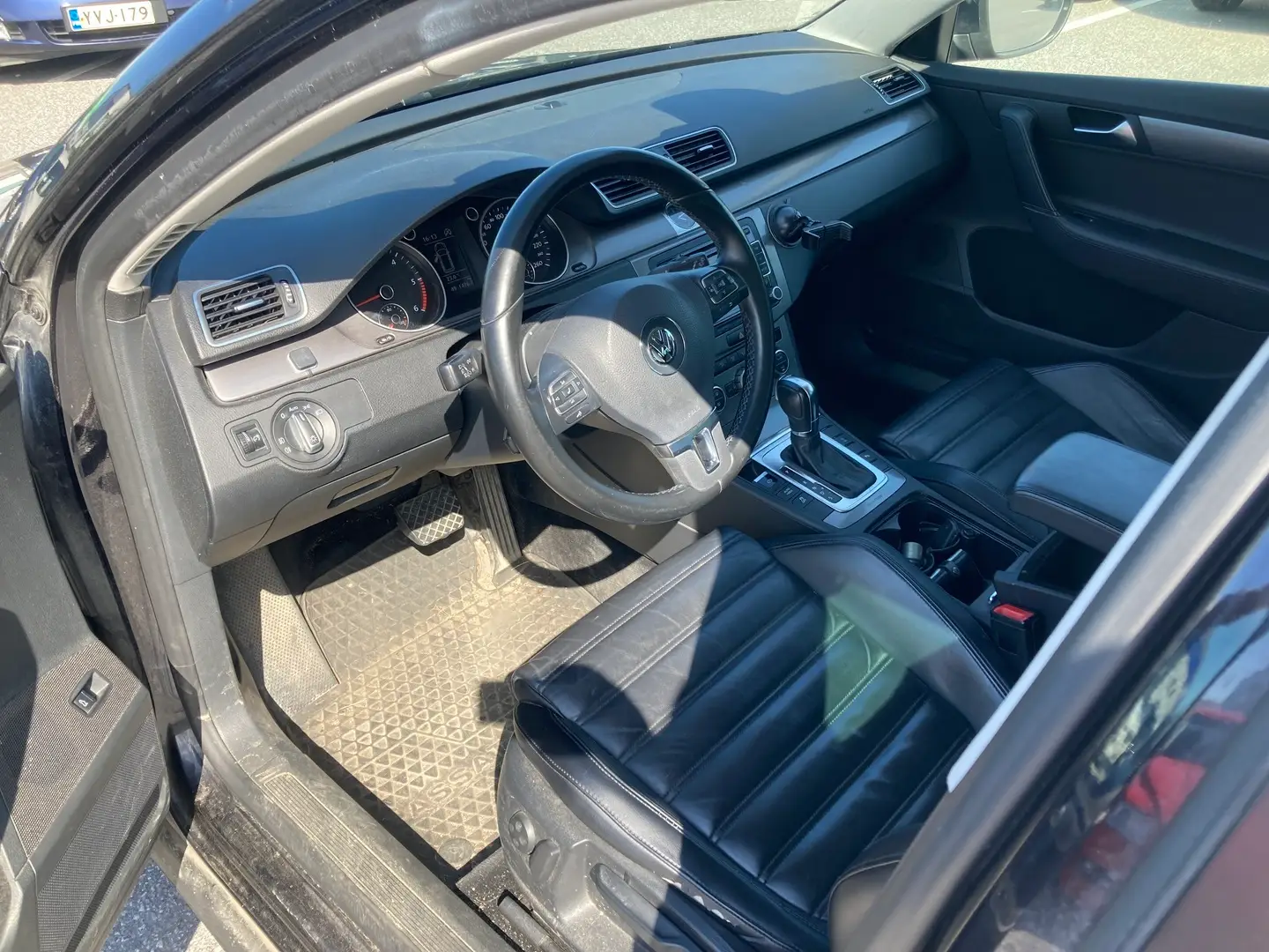 Car Image - 1UUorSsv9c4vHYqZIWL8kI