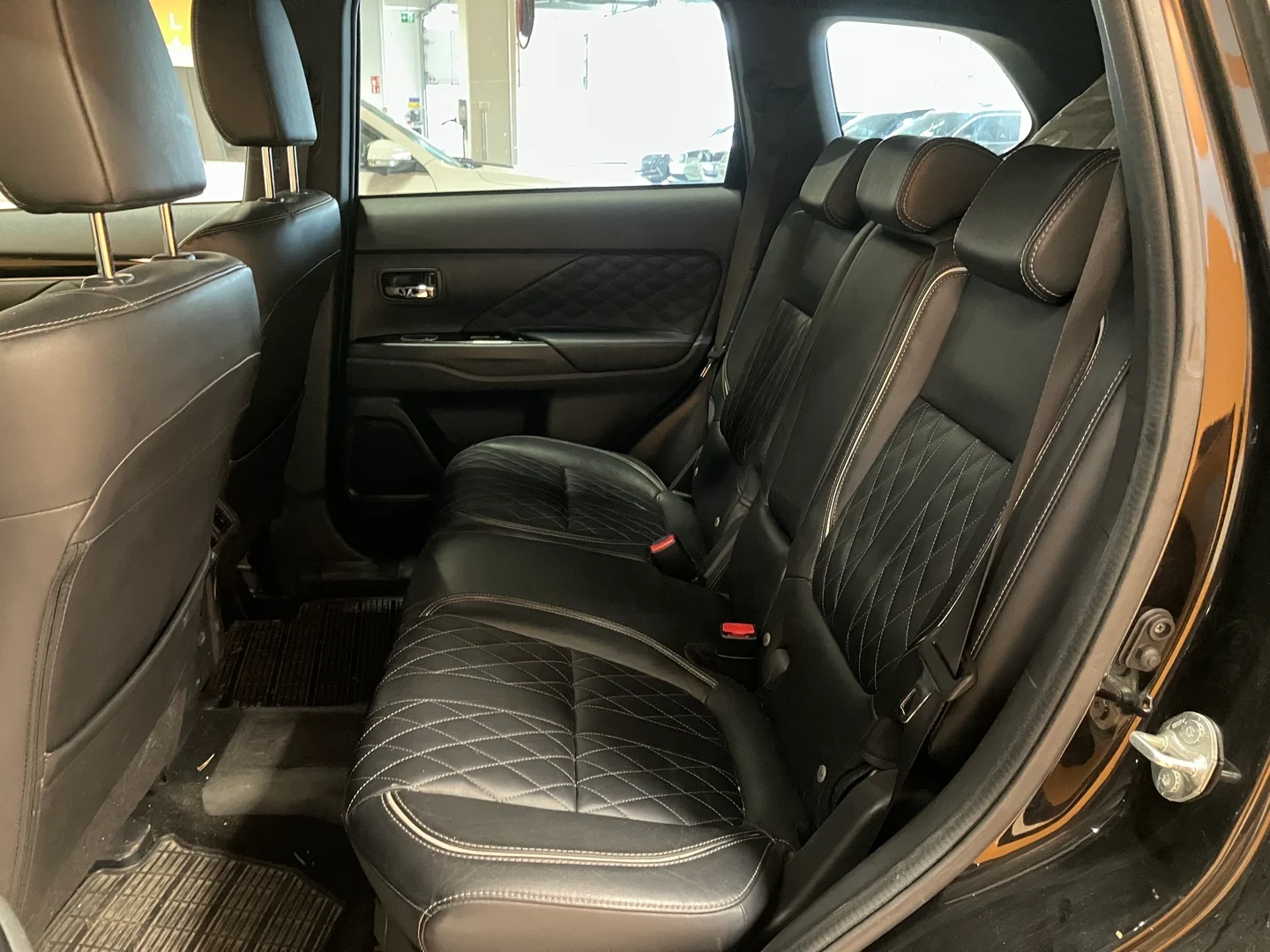 Car Image - 74zjL5Nf7DyFNXlT4eQL76