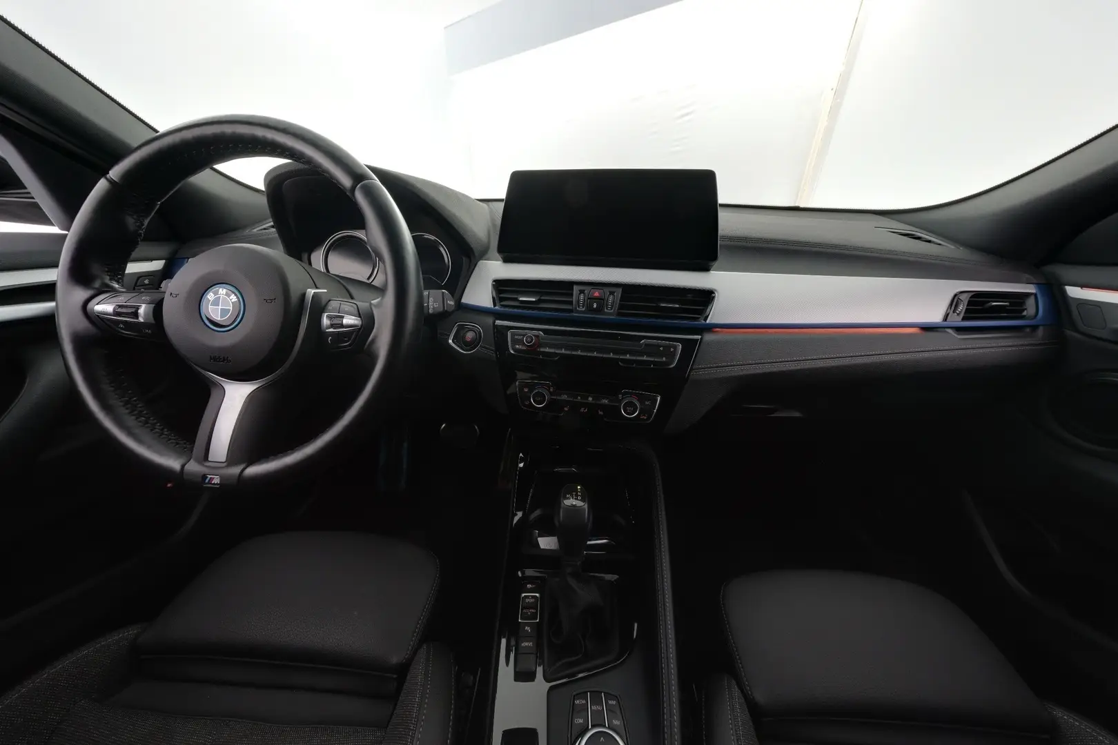 Car Image - 6dHHStFyhSTMvLgzoeQBDR