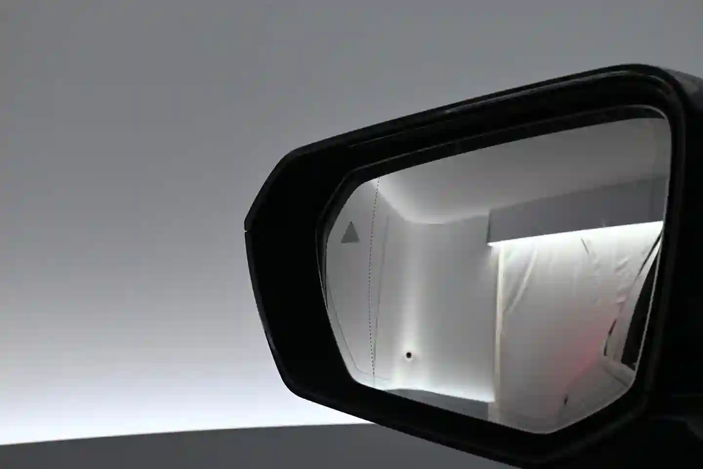 Car Image - 4K6Hz0TvUQsxtr35OYwuH7