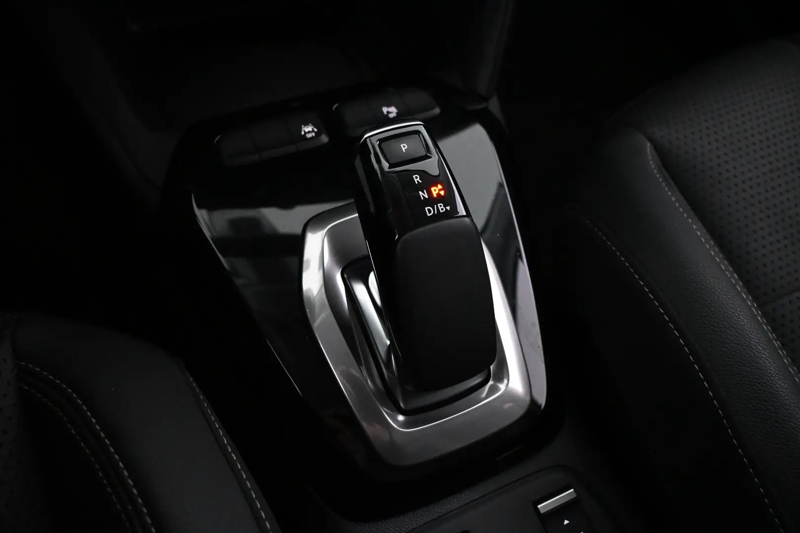 Car Image - 18XIqDCMN6yVPrFv7ybYKy