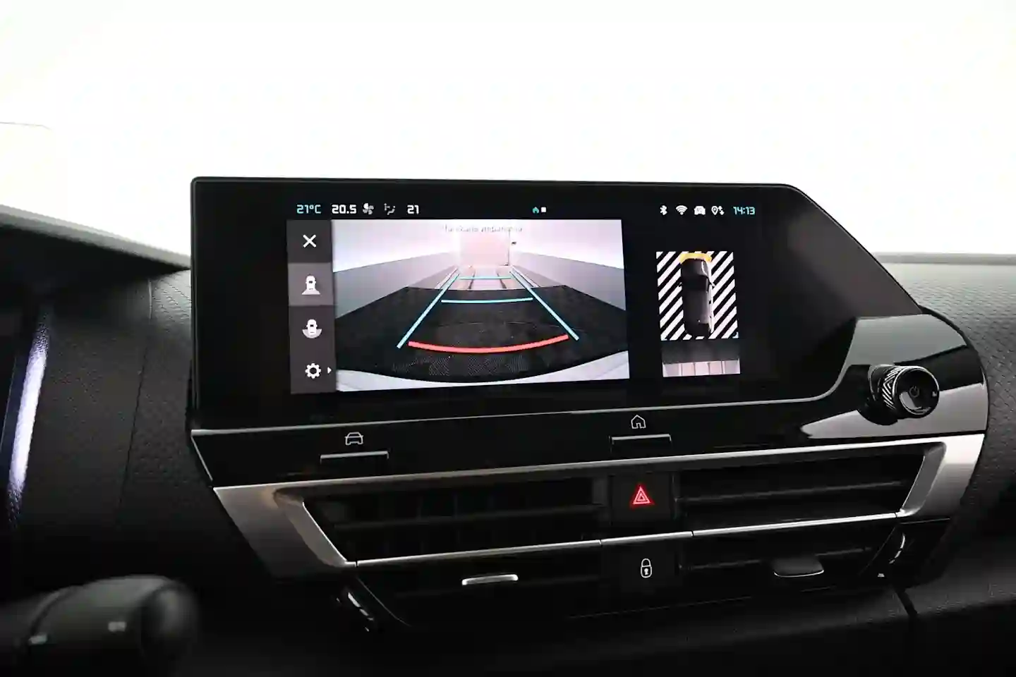 Car Image - 4Vmc8OE0AMLHzTmv4Z4aT7