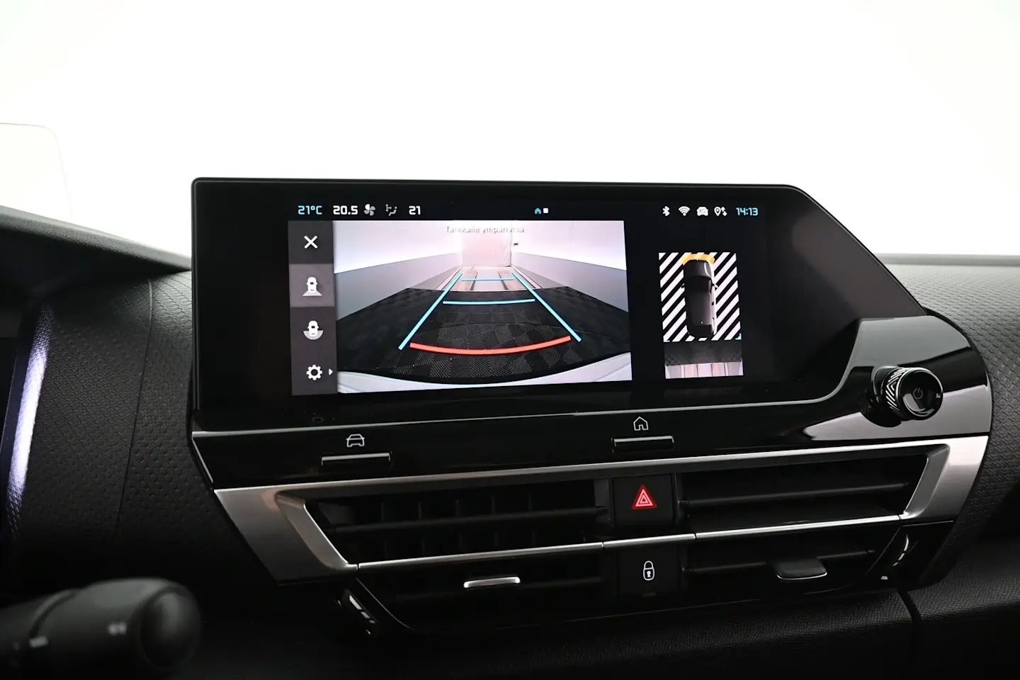 Car Image - 4Vmc8OE0AMLHzTmv4Z4aT7