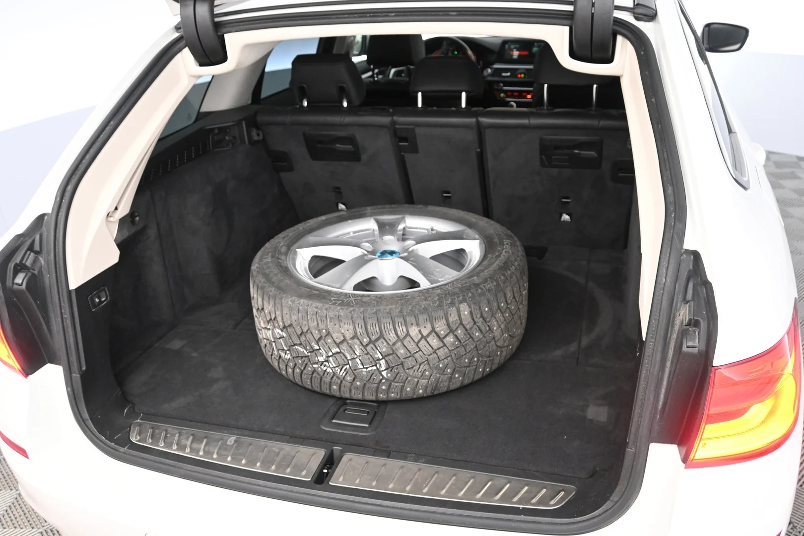 Car Image - FPErTgeiogKVVhn1cB66w