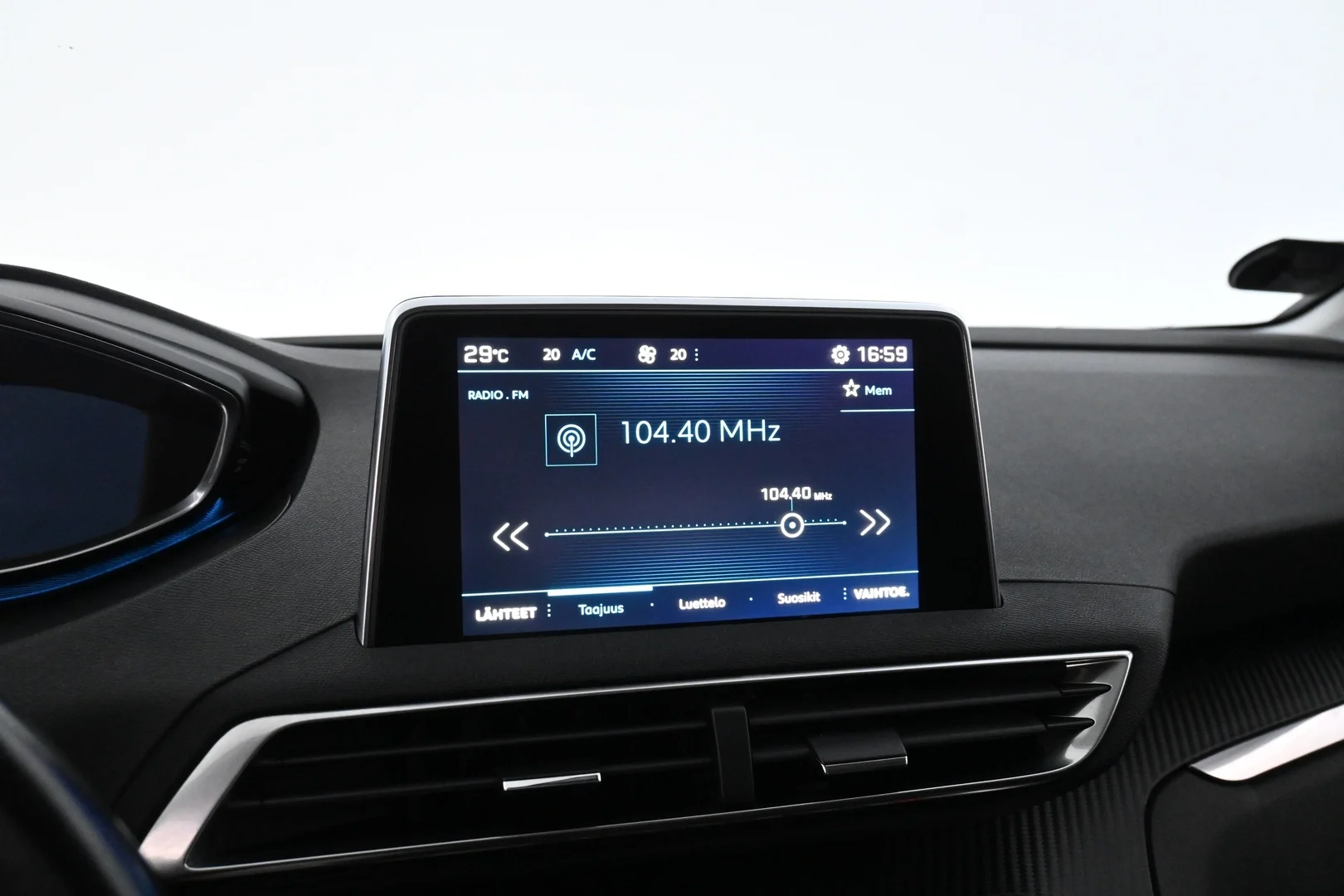 Car Image - uhUsrXrwnJyAHMLkf275H