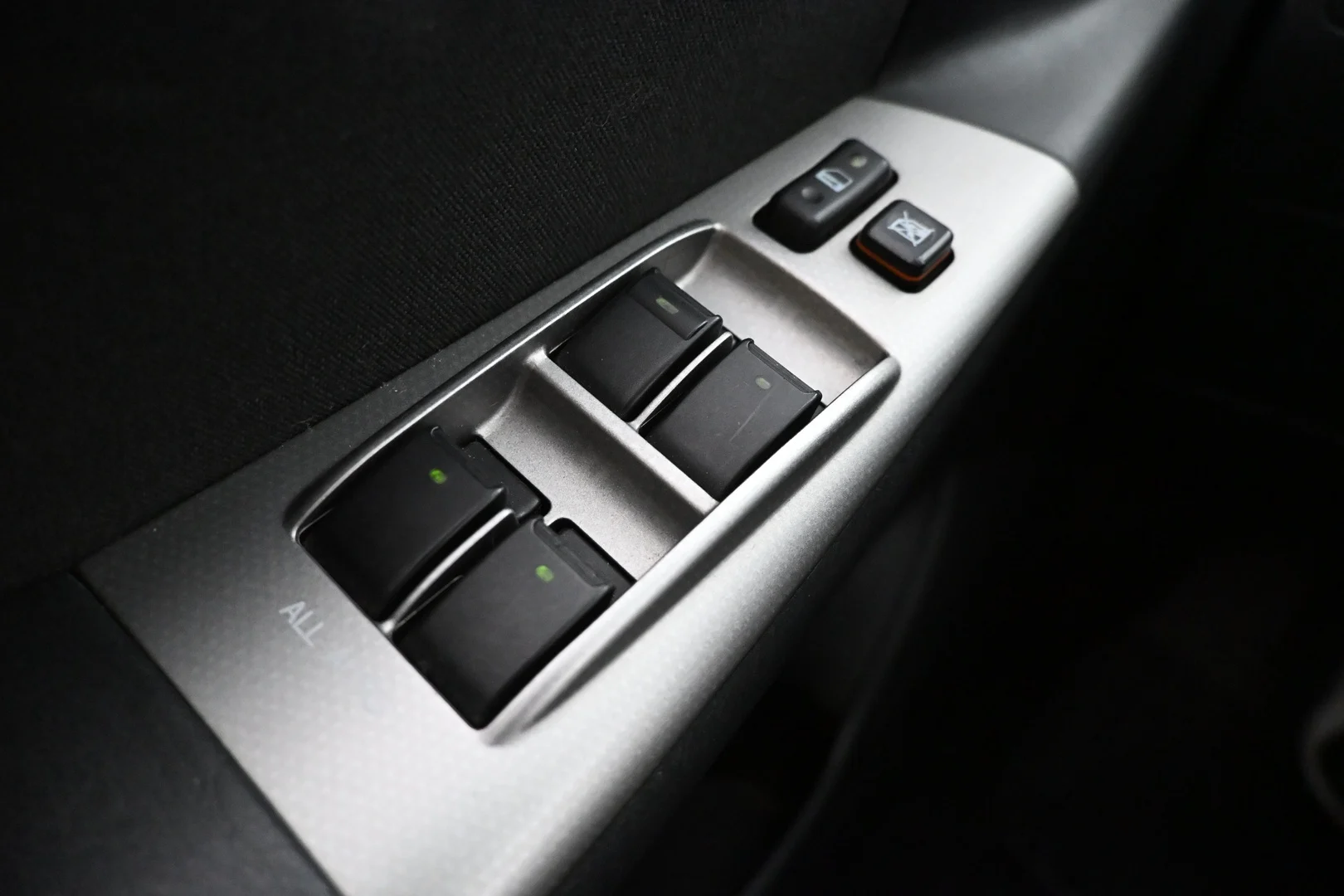 Car Image - 5p7ZarssvA6r26VLloTD5j