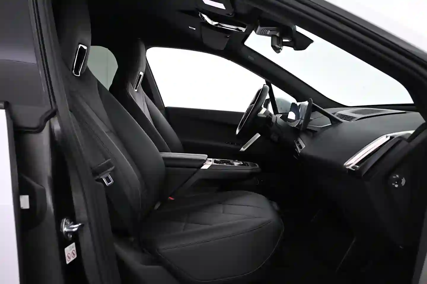 Car Image - N63FfwqNESULjJYM7nKS1