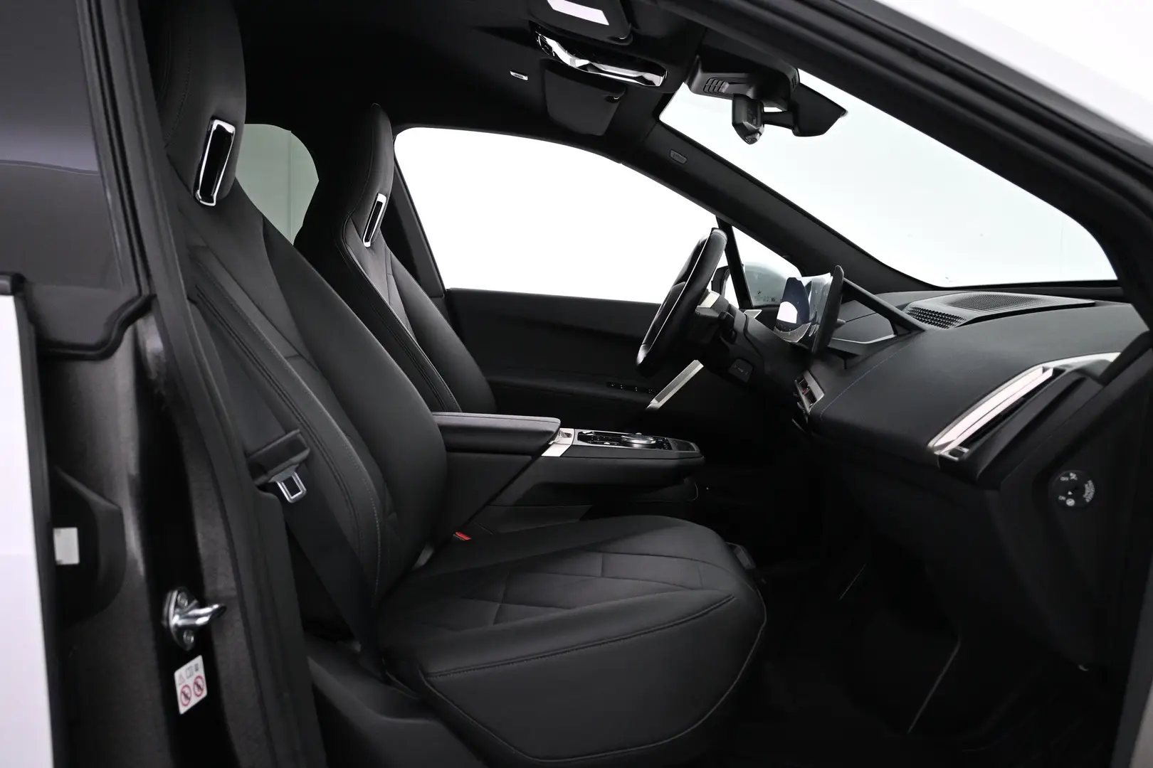 Car Image - N63FfwqNESULjJYM7nKS1