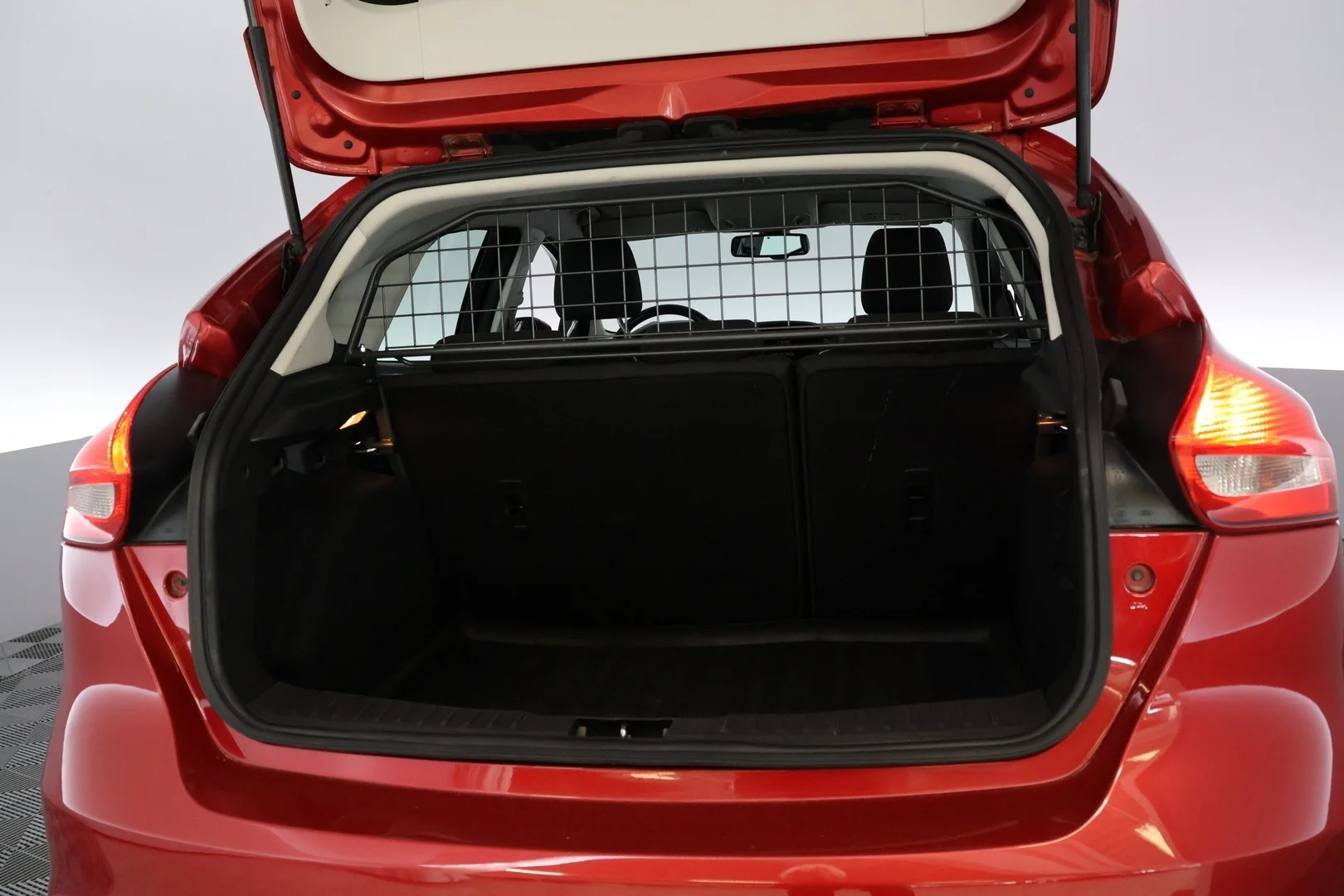 Car Image - 2W5QGv9oSNmCoGiWUTURFO