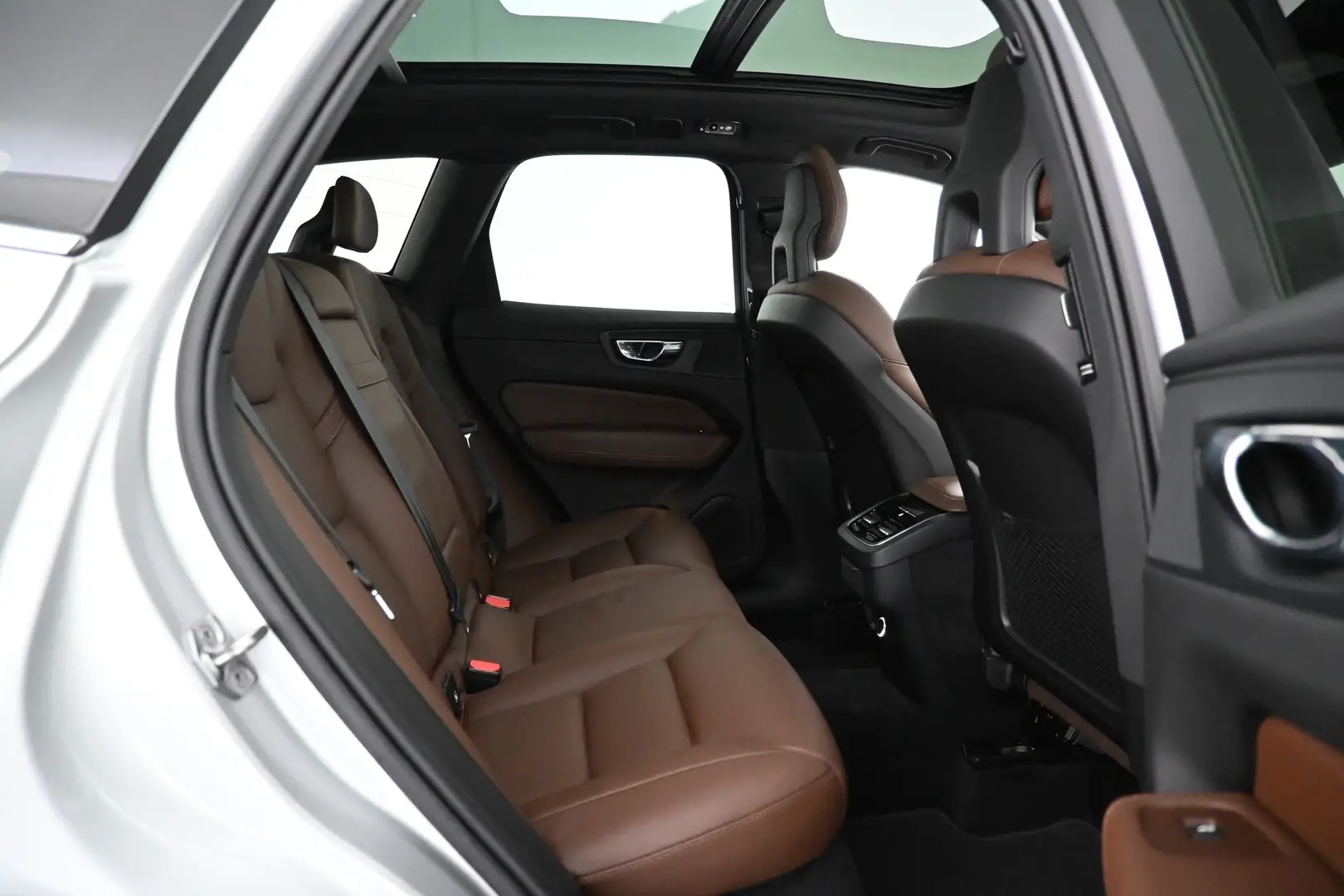 Car Image - 7HCehXneahAUgPckT9vo1E