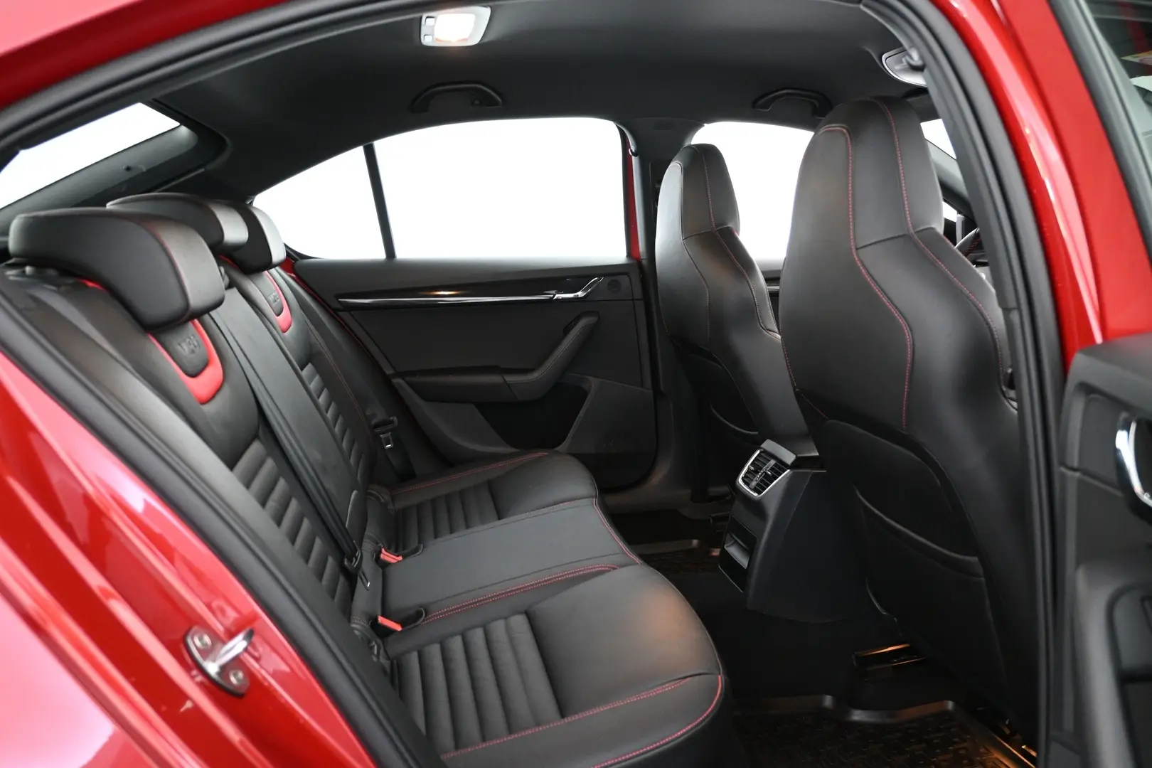 Car Image - 781GFN3ZSYPGylXIAJVXz8