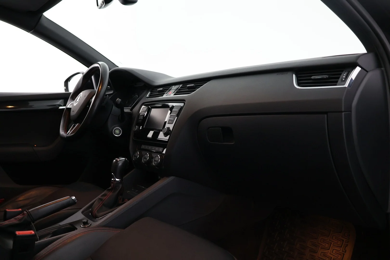 Car Image - 3nBOFjos71mnkaBUK6co8L