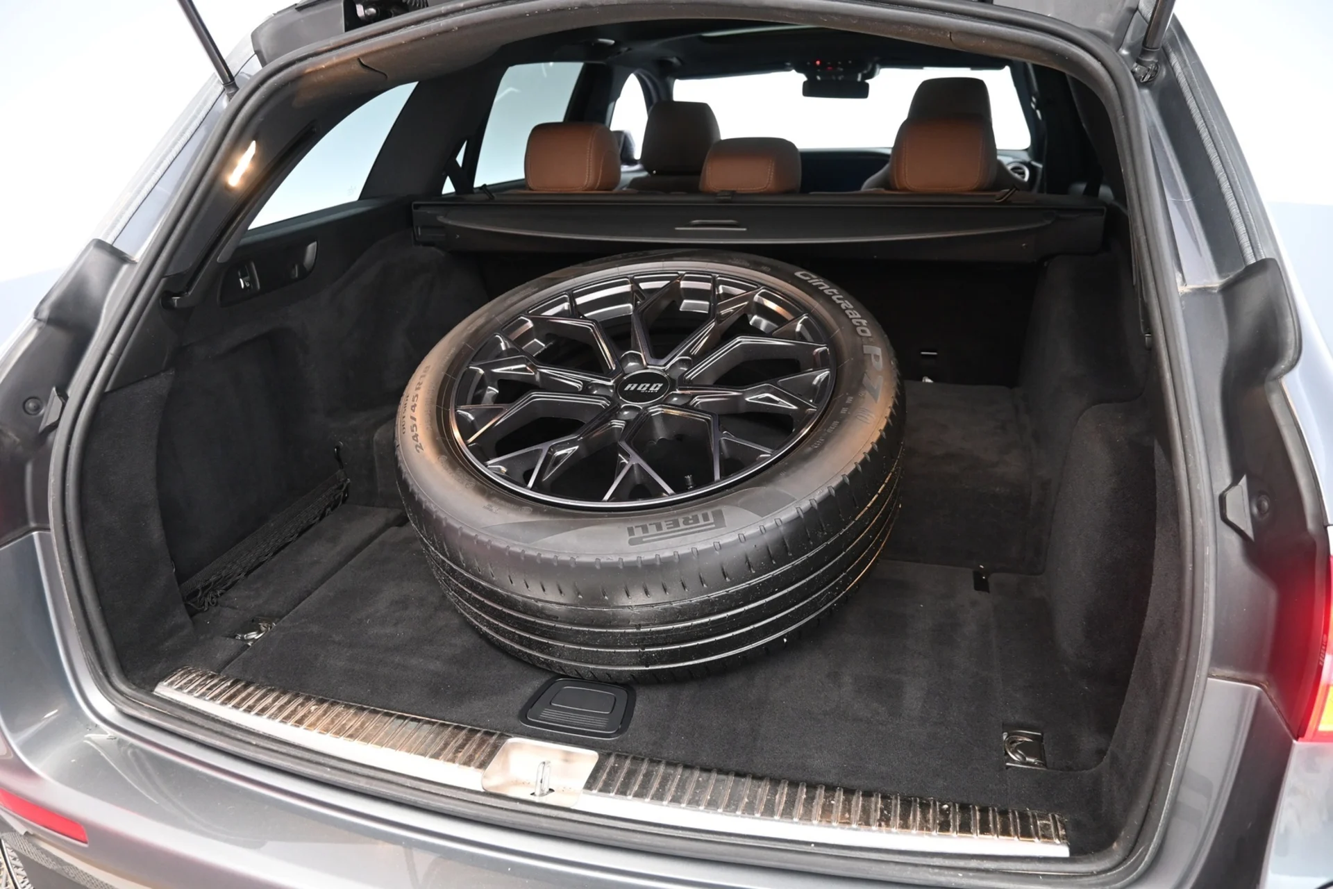 Car Image - 2VzzWZdHbzavbnHHZelRxO