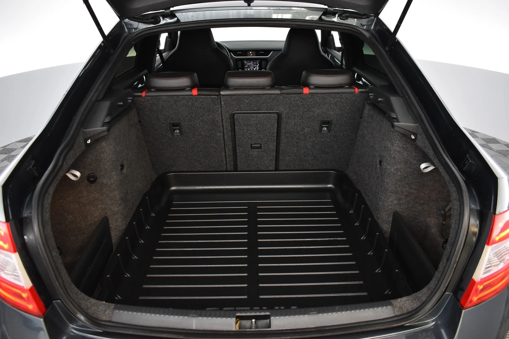 Car Image - Q1Jq1CgJvllS8f19PlcHT