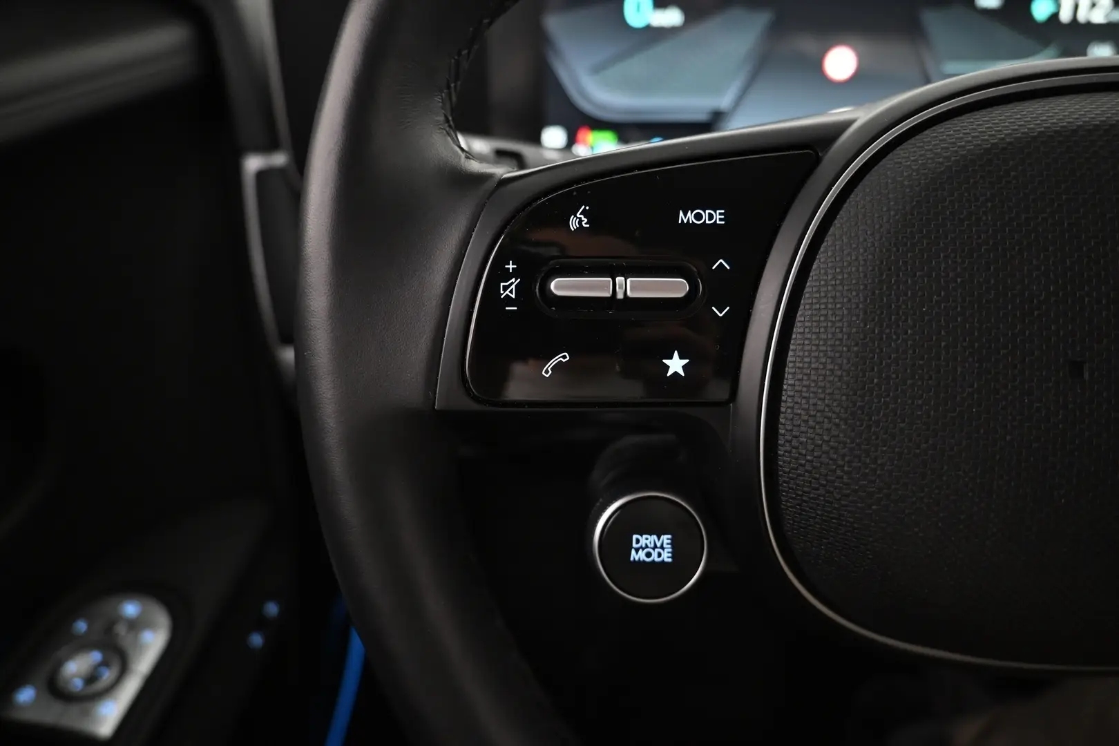 Car Image - 46uEWryf5h9j48cRdEV9U1