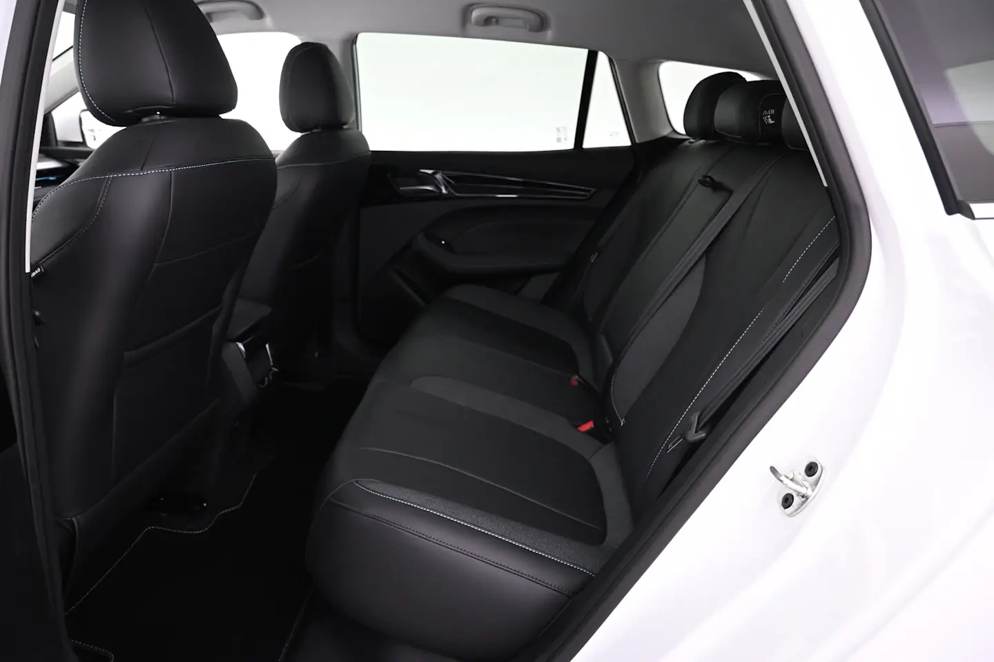 Car Image - 3ep1j7HUc3a6TjGtDh9c3I