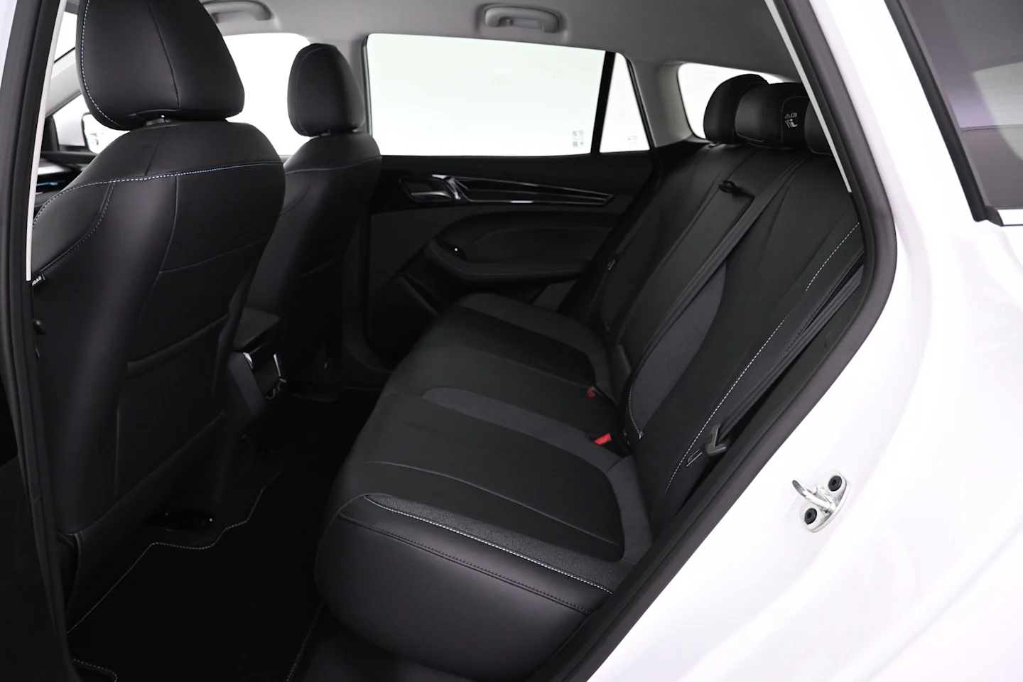 Car Image - 3ep1j7HUc3a6TjGtDh9c3I