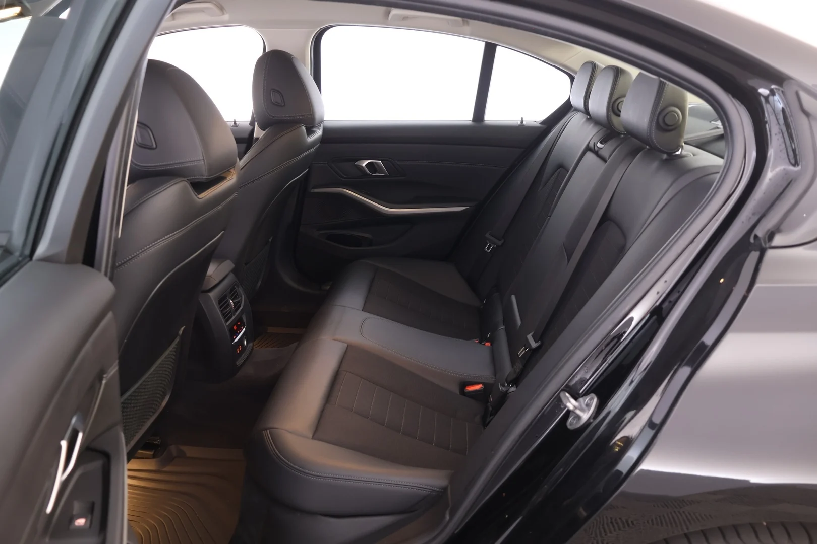 Car Image - 2bSARZuQCRzHQaGj7IhJLv