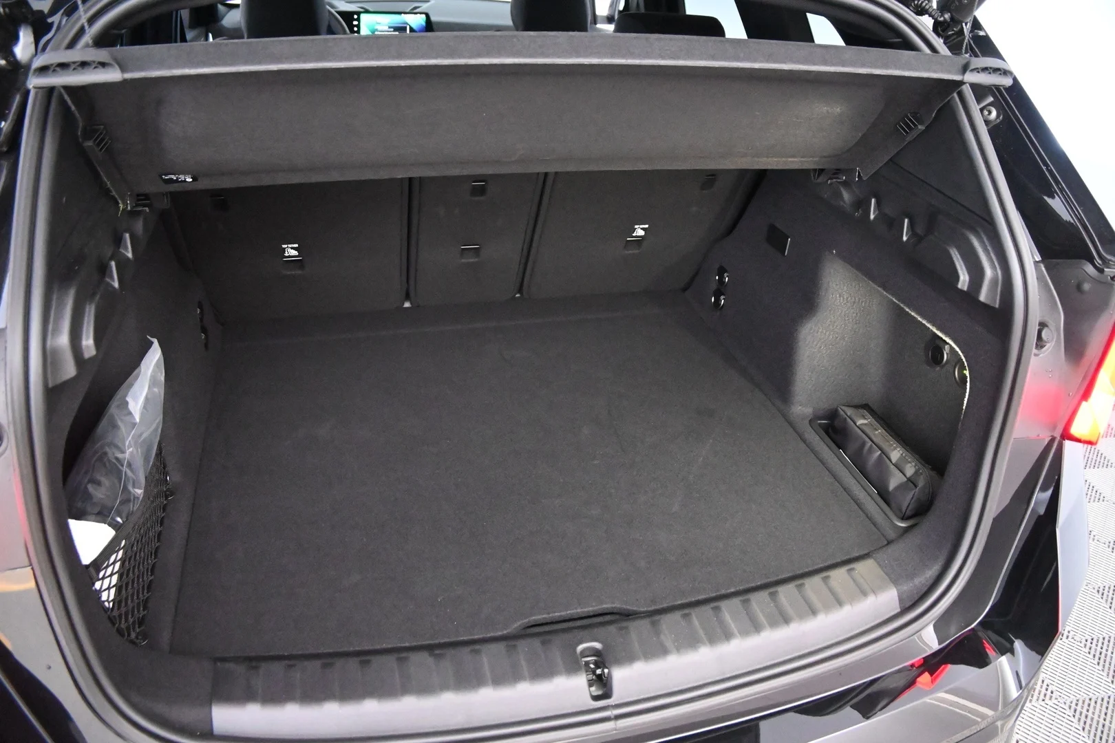 Car Image - 5vb3LWOwoHeMgRoJ5xcKcq