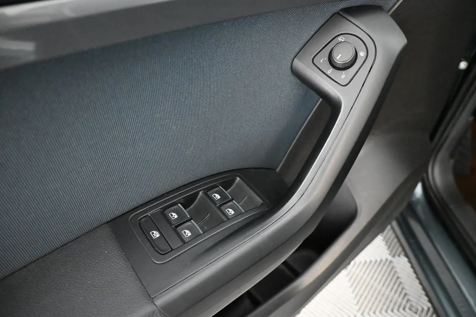 Car Image - 4oGaVHTOLETGPC51V91q7m