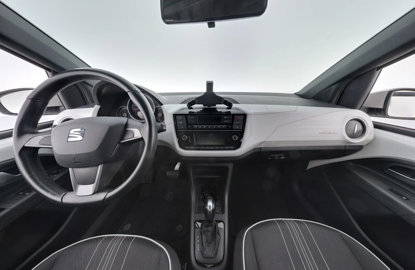 Car Image - 33gSiKYWe1SDzsVGjoF13u