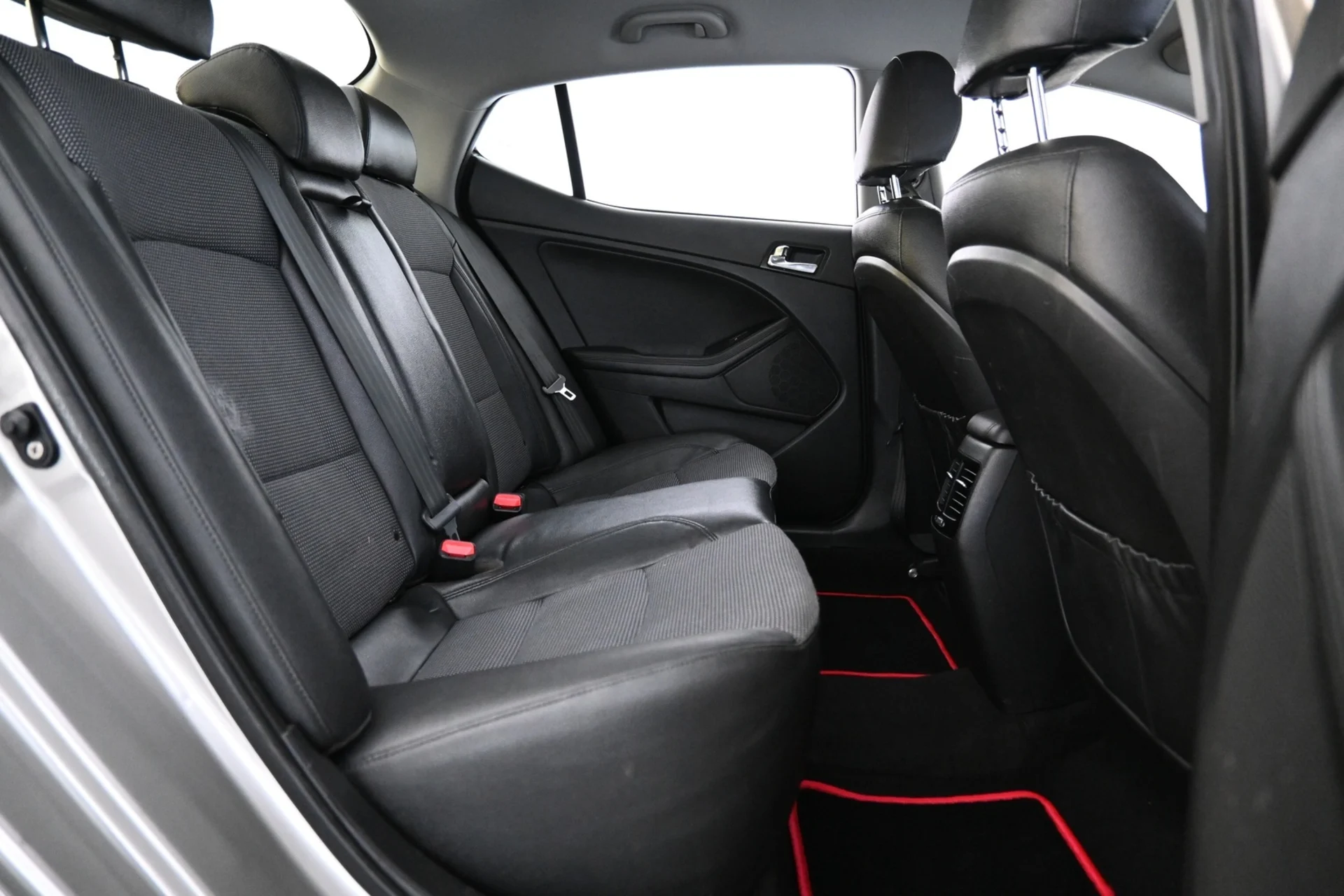 Car Image - 2fq6PSfHSmrKquWSmesHN1