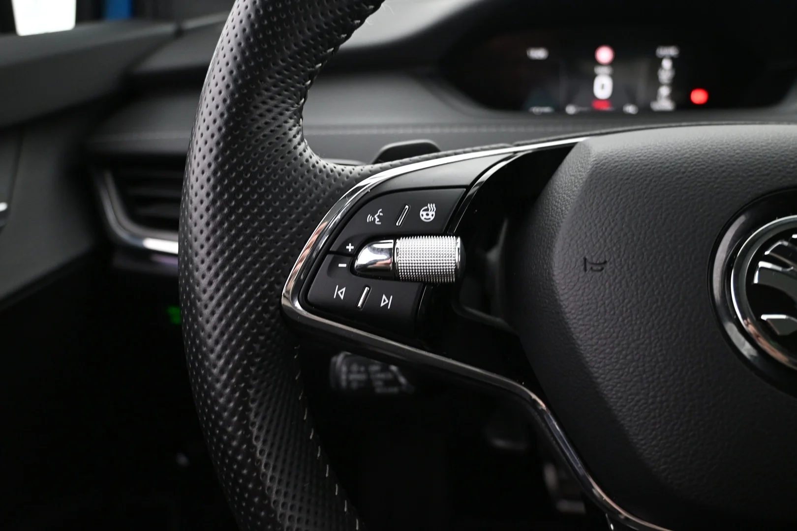 Car Image - 3P7G82Ki1Oln7hcNLumErz
