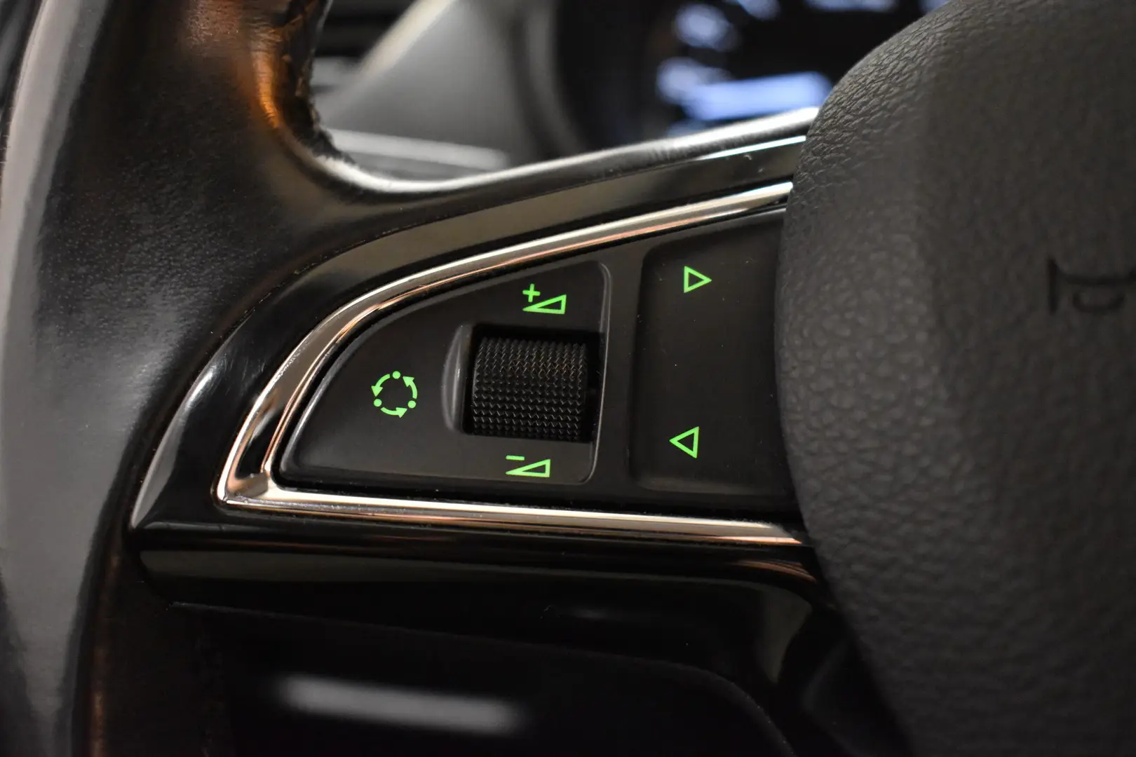 Car Image - 3I65Oqm6F3ZnylpySXjcoQ
