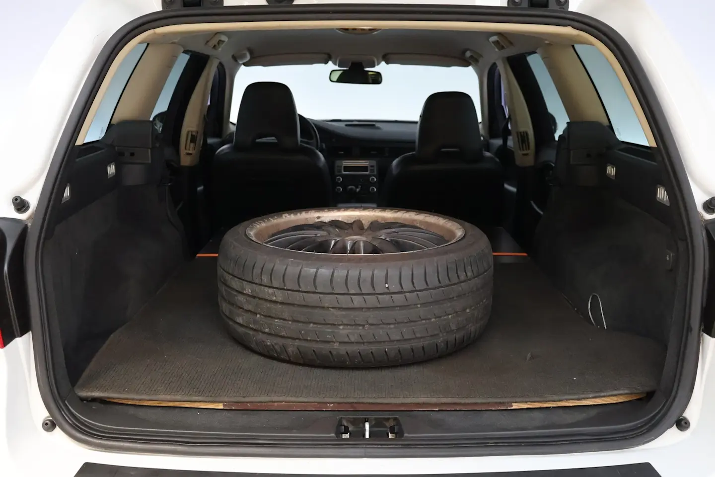 Car Image - 64f5wtwN4A5Ntr0gcgObsj