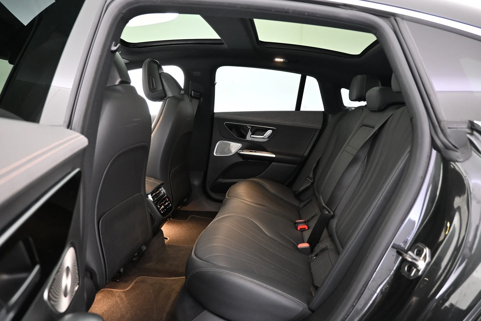 Car Image - iSaVID2aUbaBUO0fFF7Nb
